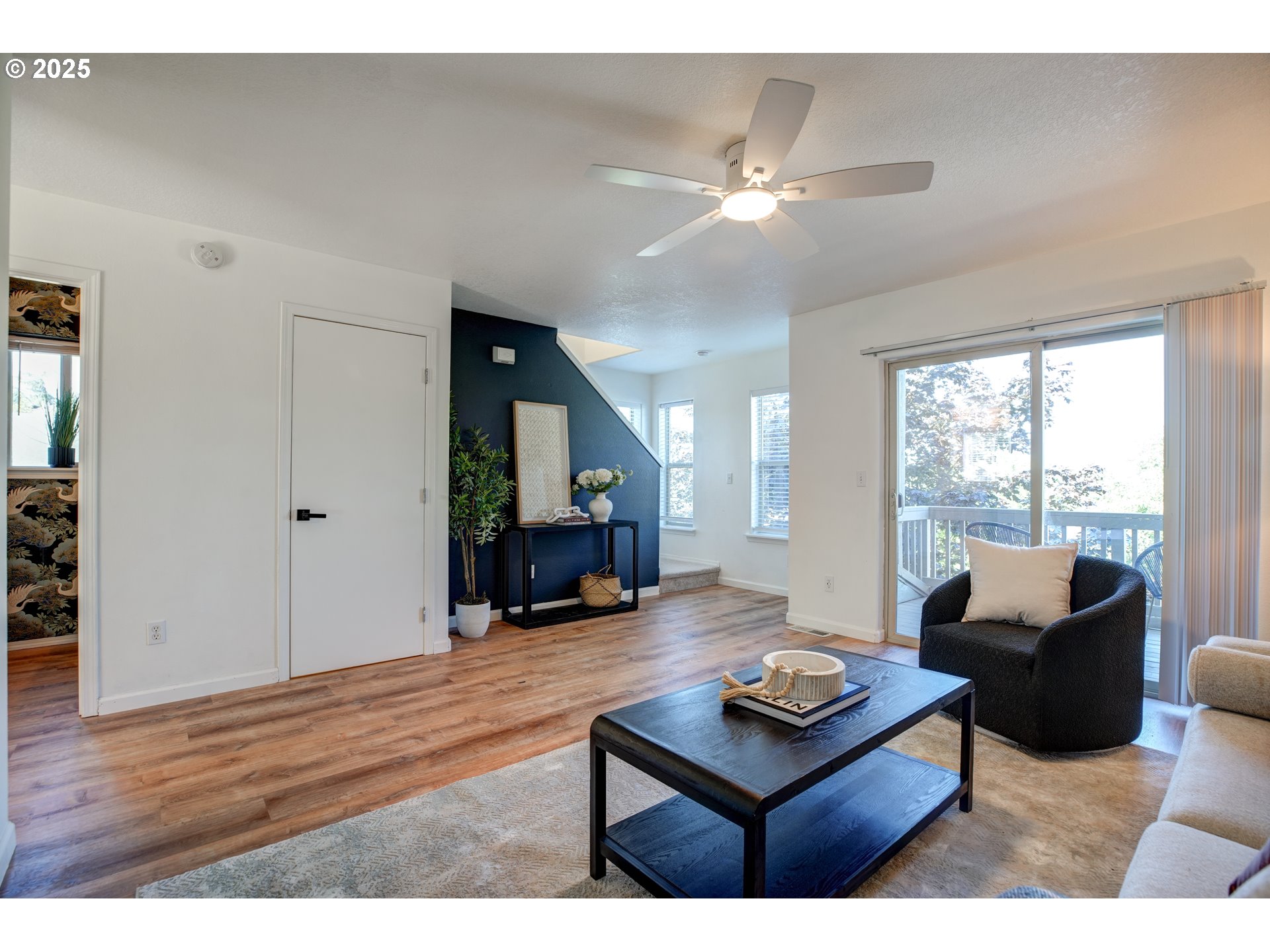 1396 Southwest 22nd Terrace Gresham, OR 97080 - Photo 5 of 25 Entrance/Foyer