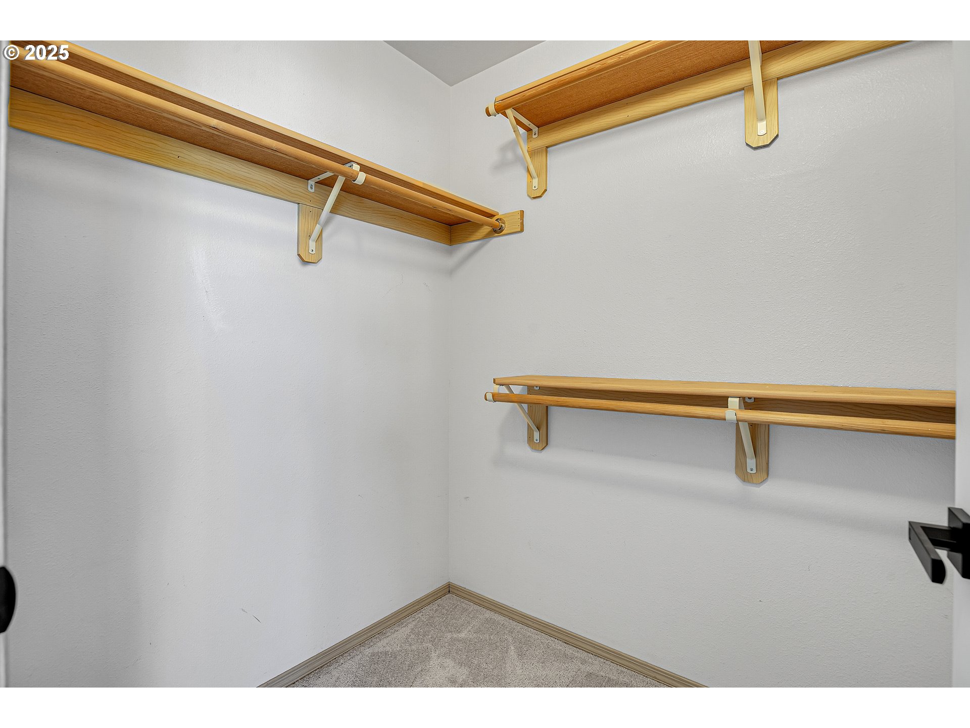 1396 Southwest 22nd Terrace Gresham, OR 97080 - Photo 9 of 25