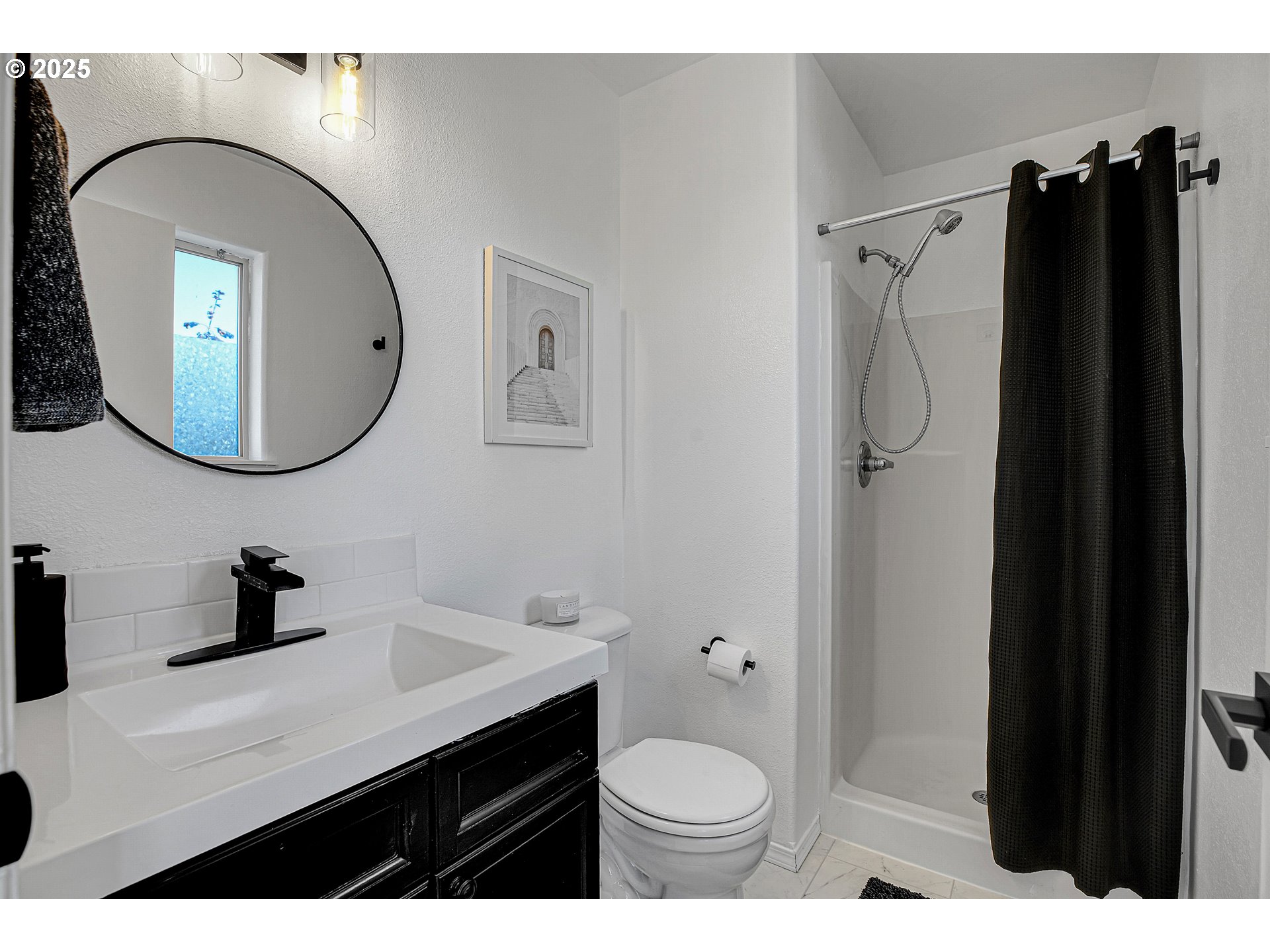 1396 Southwest 22nd Terrace Gresham, OR 97080 - Photo 10 of 25 Living Room