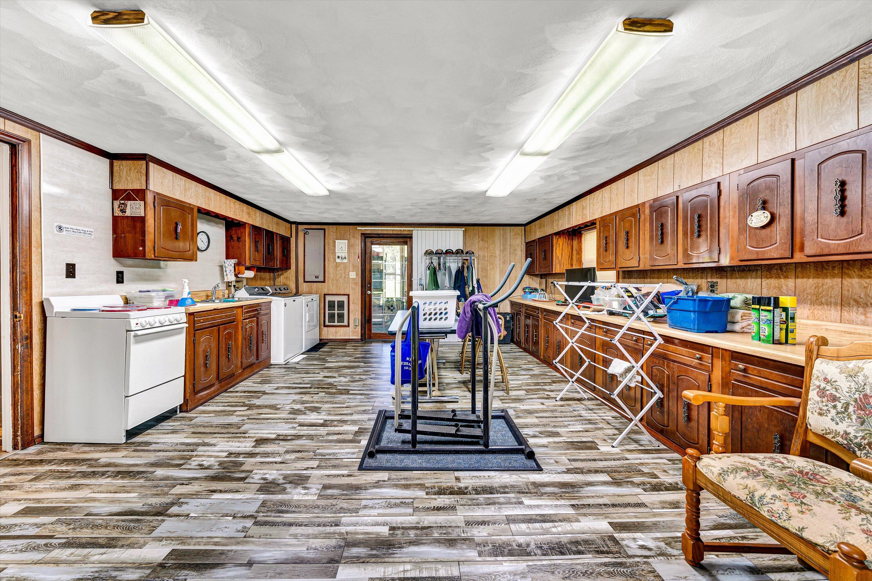 3707 Springvale Street Southeast Roanoke, VA 24014 - Photo 16 of 37 15-SGM-01277