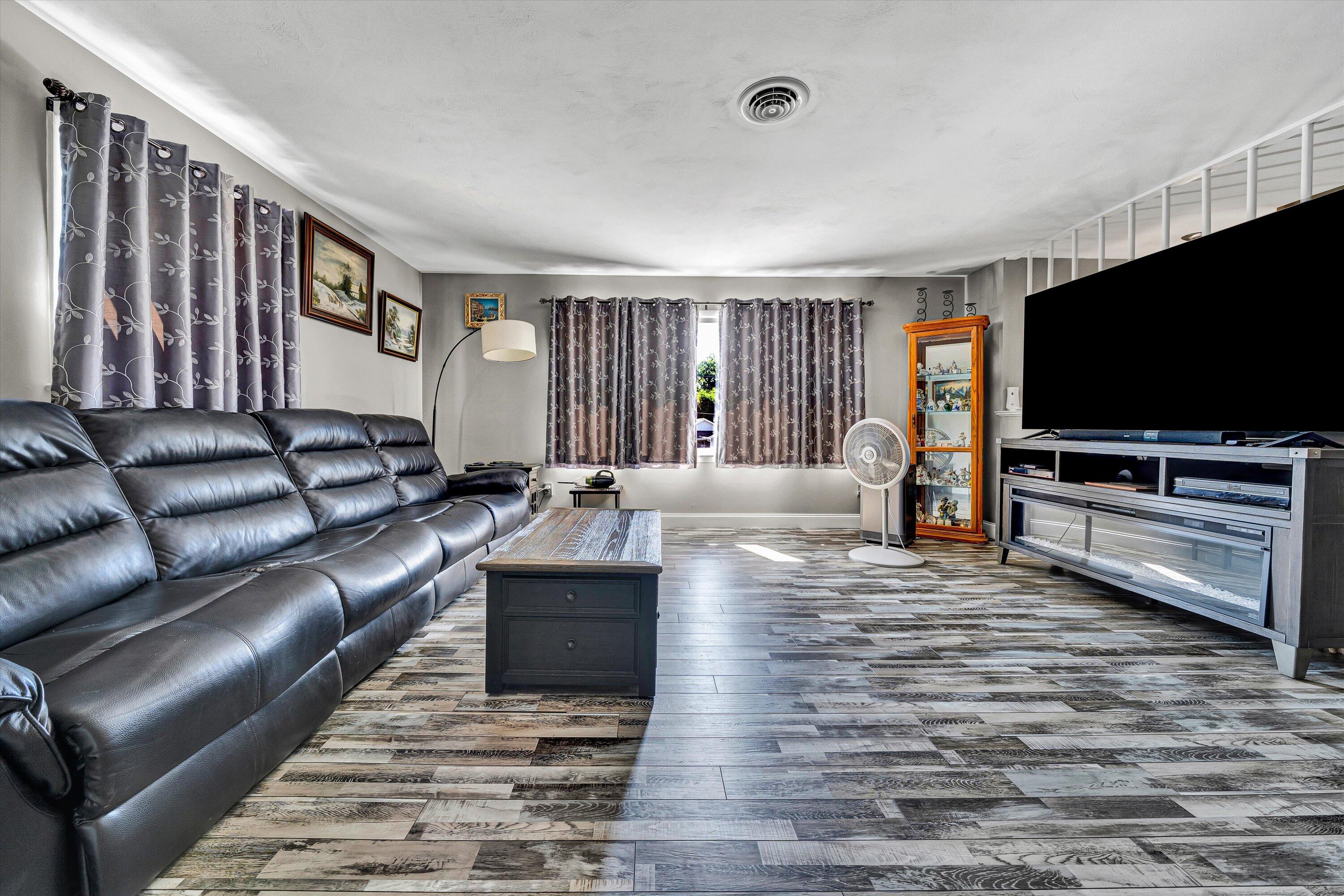 3707 Springvale Street Southeast Roanoke, VA 24014 - Photo 5 of 37 04-SGM-01222