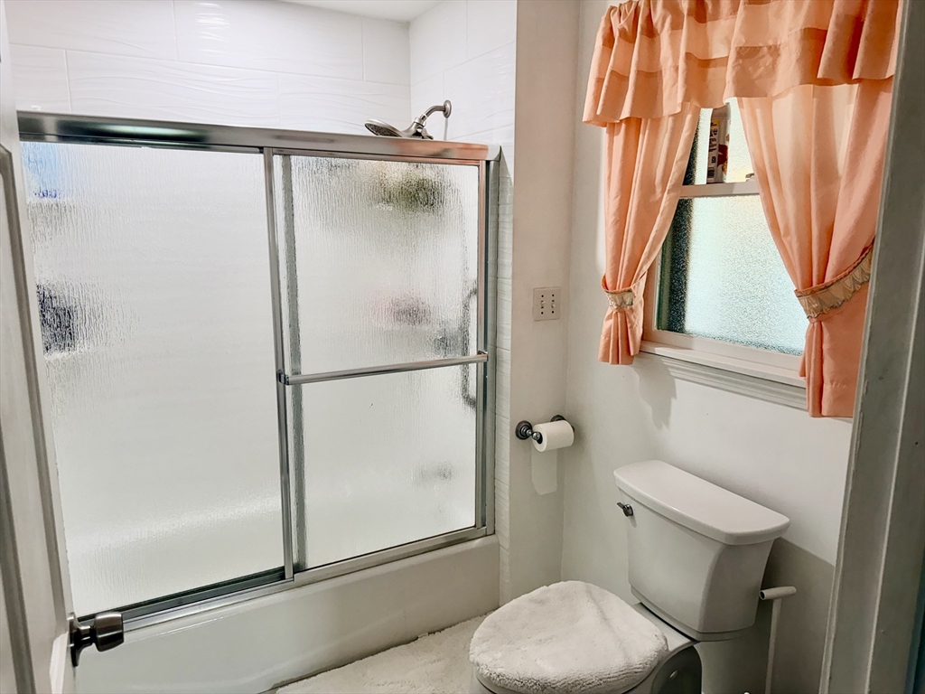 17 Valley Road Stoneham, MA 02180 - Photo 12 of 28 Gallery Image 12