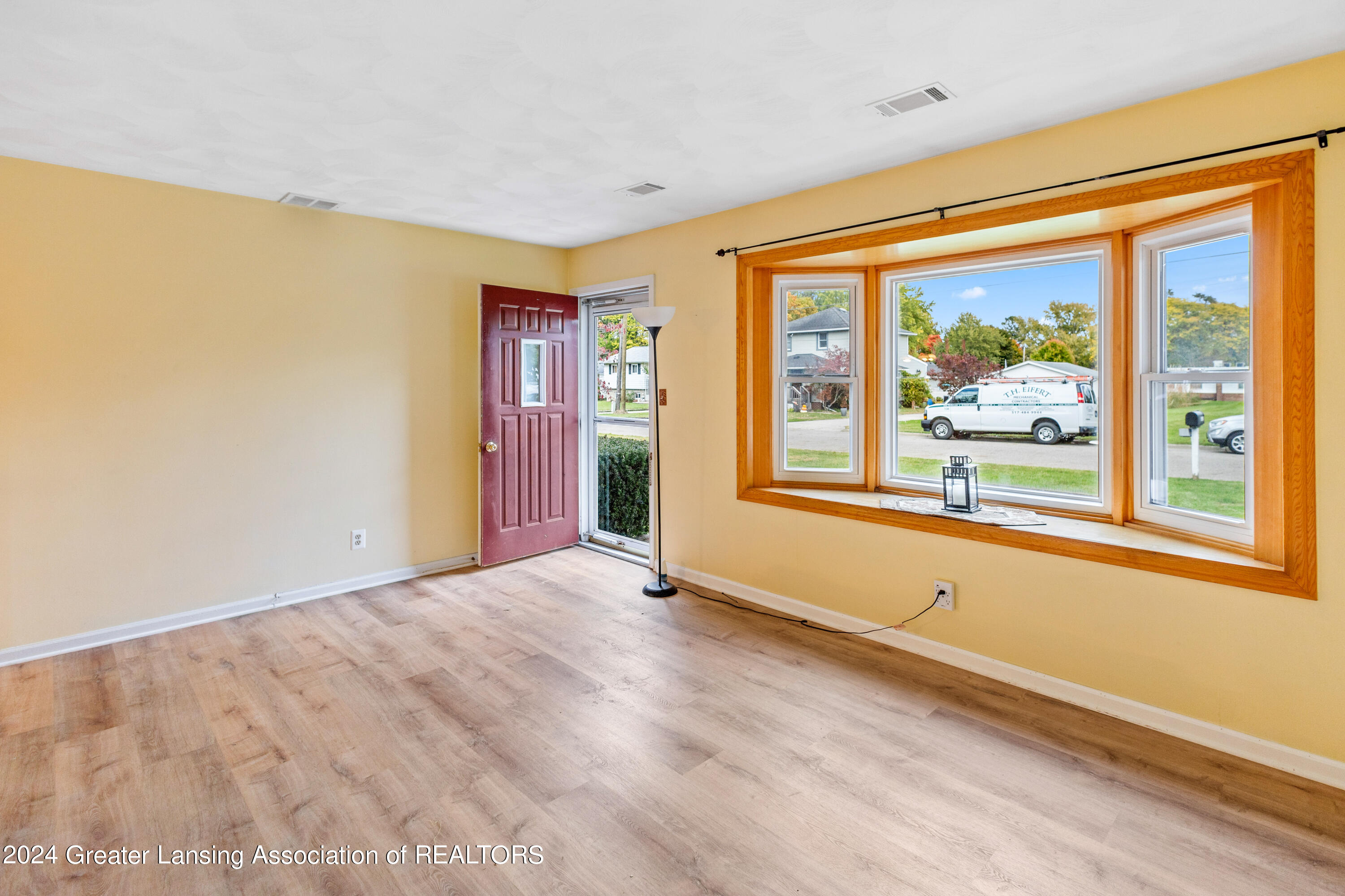 1015 Bretton Road Lansing, MI 48917 - Photo 5 of 40 BRETTON-3