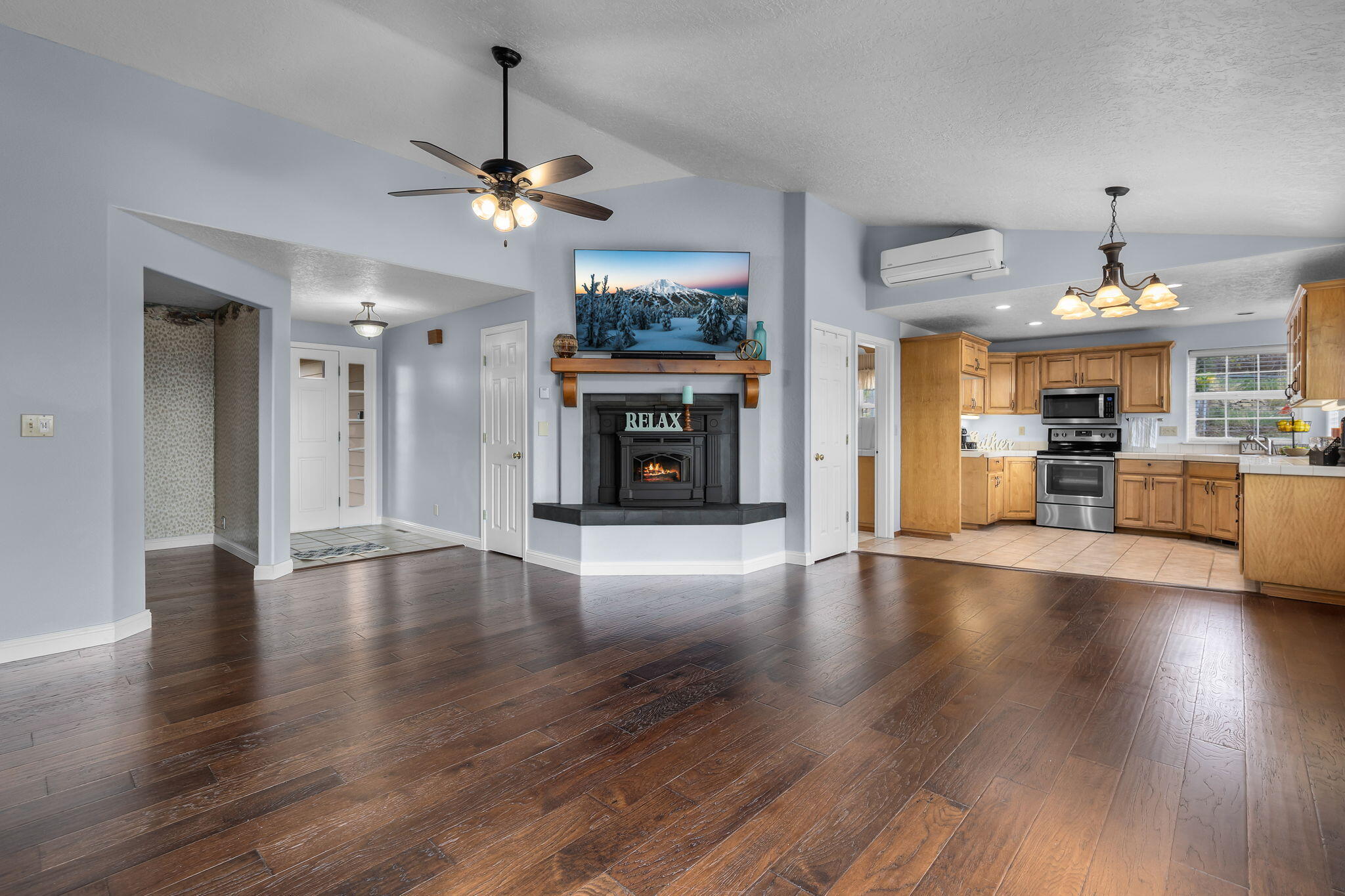 3249 Northeast Yellowpine Road Prineville, OR 97754 - Photo 12 of 56 2026_04_27_3249_ne_yellowpine_road_pv-21