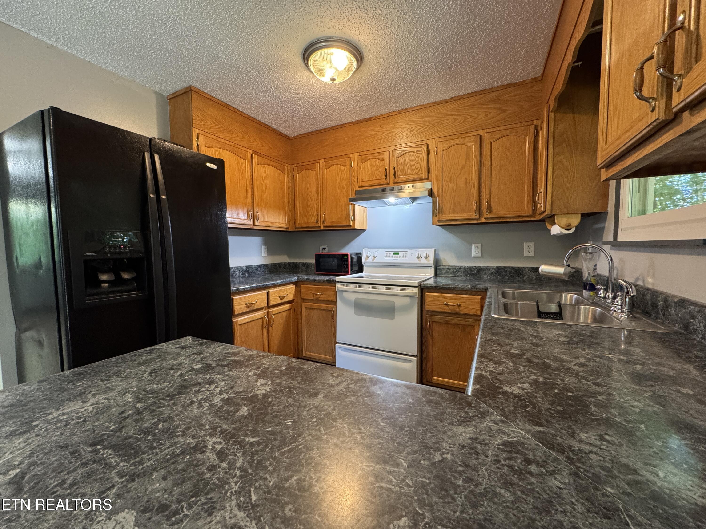 125 Walnut Lane Oneida, TN 37841 - Photo 8 of 39 IMG_7615