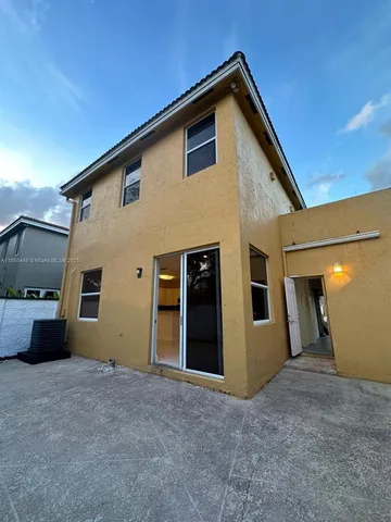 $3,800 | 10812 Northwest 51st Lane, Doral, FL 33178