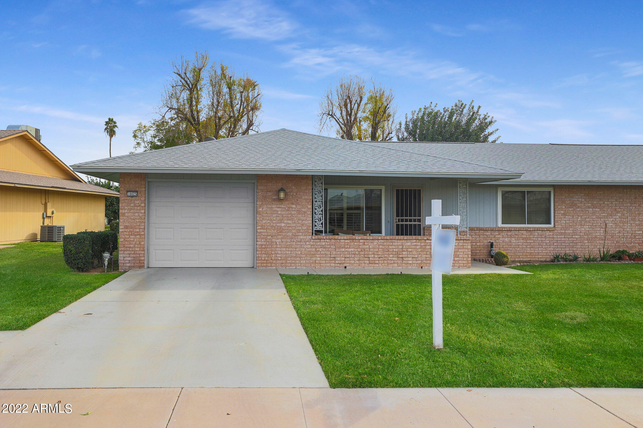10025 West Pleasant Valley Road Sun City, AZ 85351 - Photo 1 of 30 Front of home