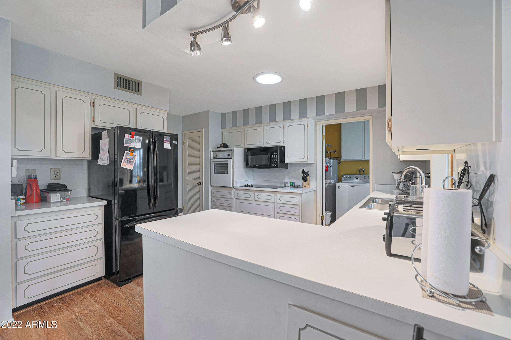 10025 West Pleasant Valley Road Sun City, AZ 85351 - Photo 13 of 30 Kitchen