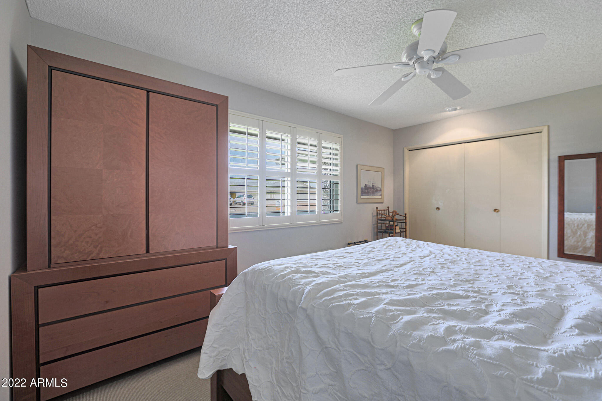 10025 West Pleasant Valley Road Sun City, AZ 85351 - Photo 23 of 30 Guest bedroom