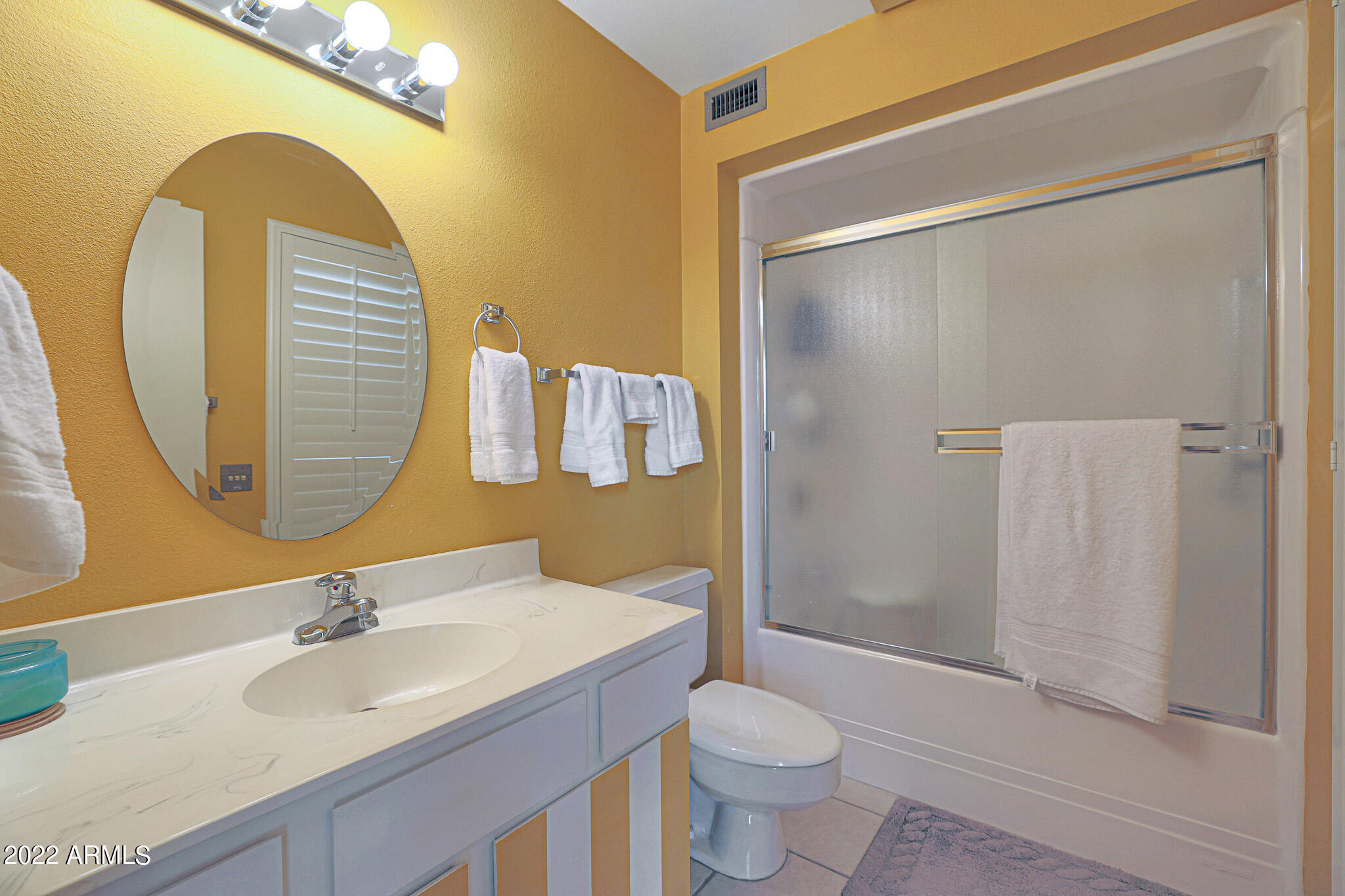 10025 West Pleasant Valley Road Sun City, AZ 85351 - Photo 5 of 30 Primary bath