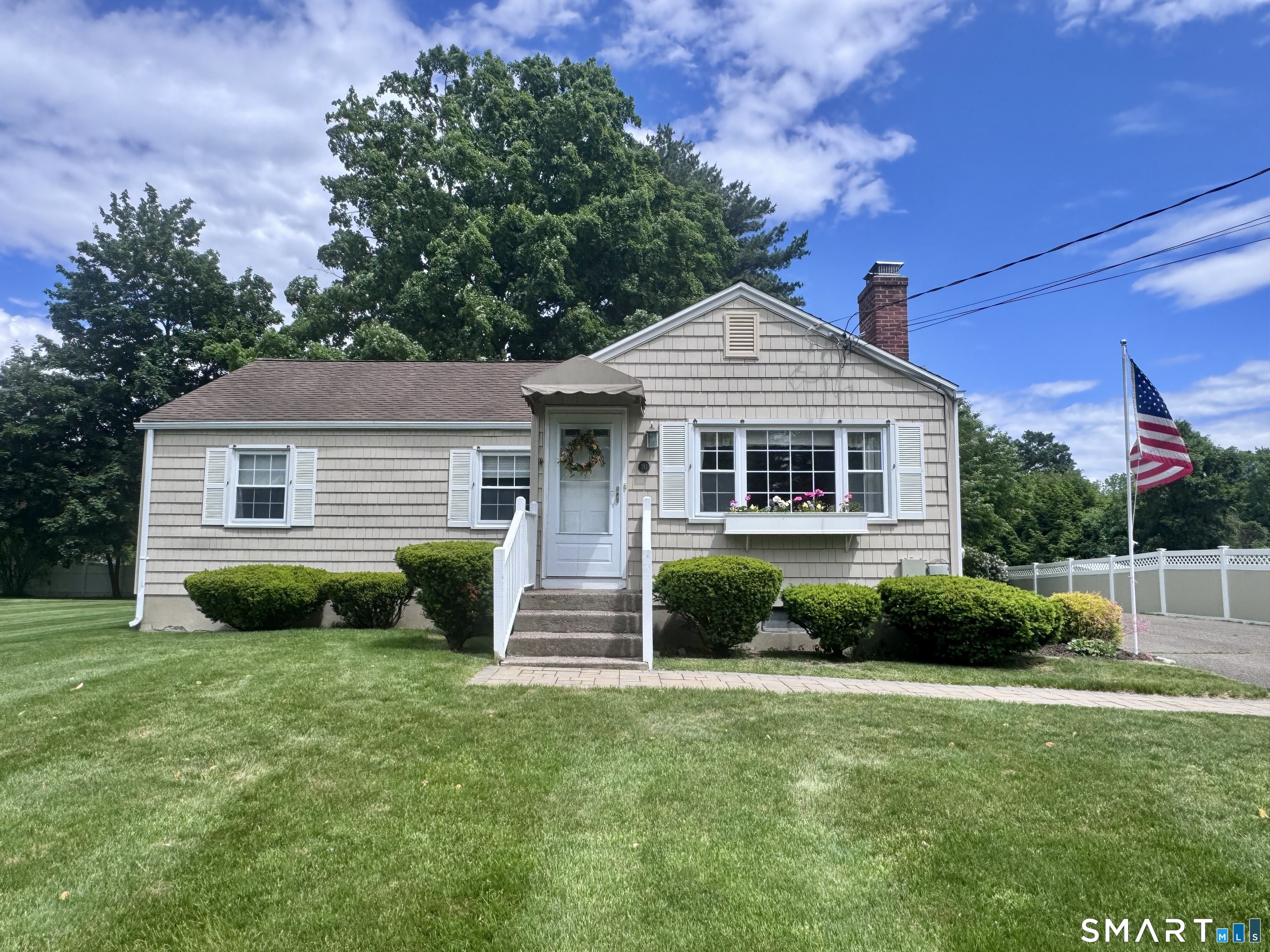 20 Sherwin Lane Windsor Locks, CT 06096 - Photo 4 of 37