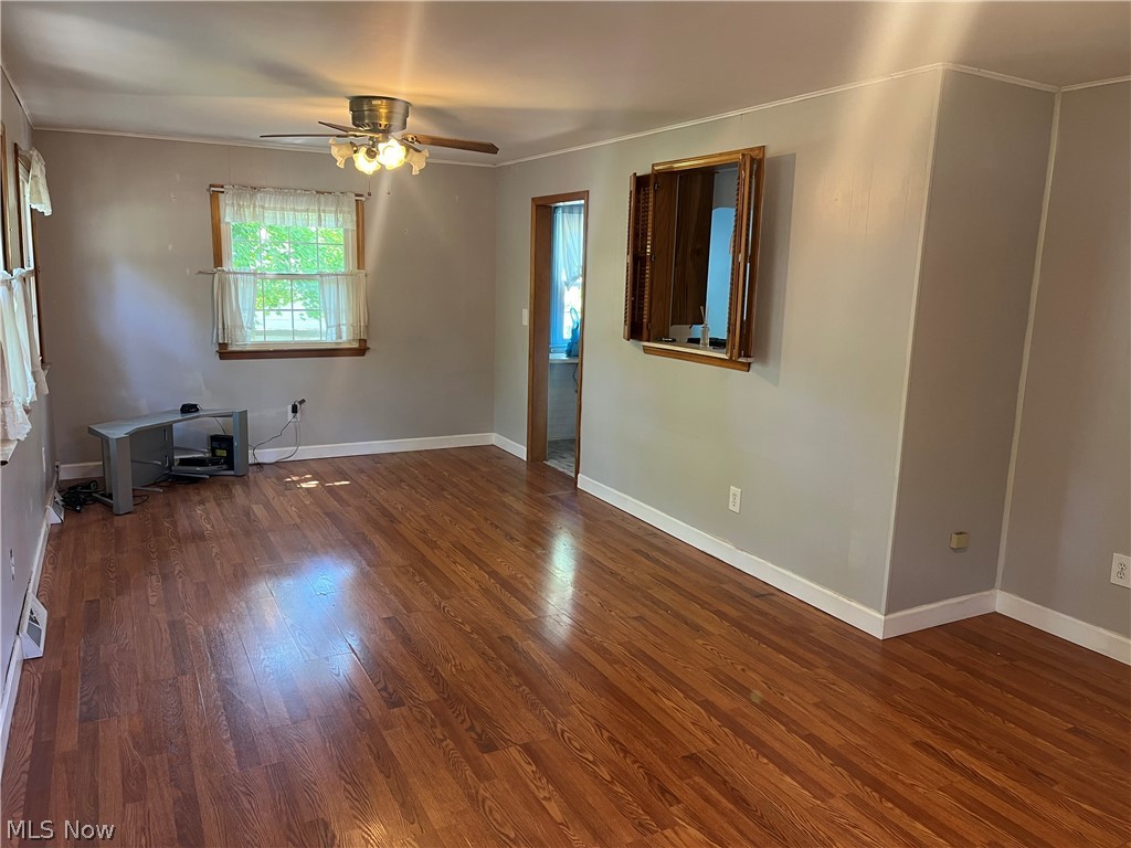 8330 West Moreland Road Cleveland, OH 44129 - Photo 2 of 19