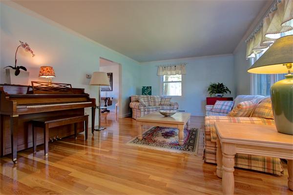 39 Eaton Road Framingham, MA 01701 - Photo 6 of 30
