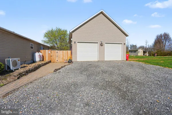 $350,000 | 565 Mt Rock Road, Newville, PA 17241