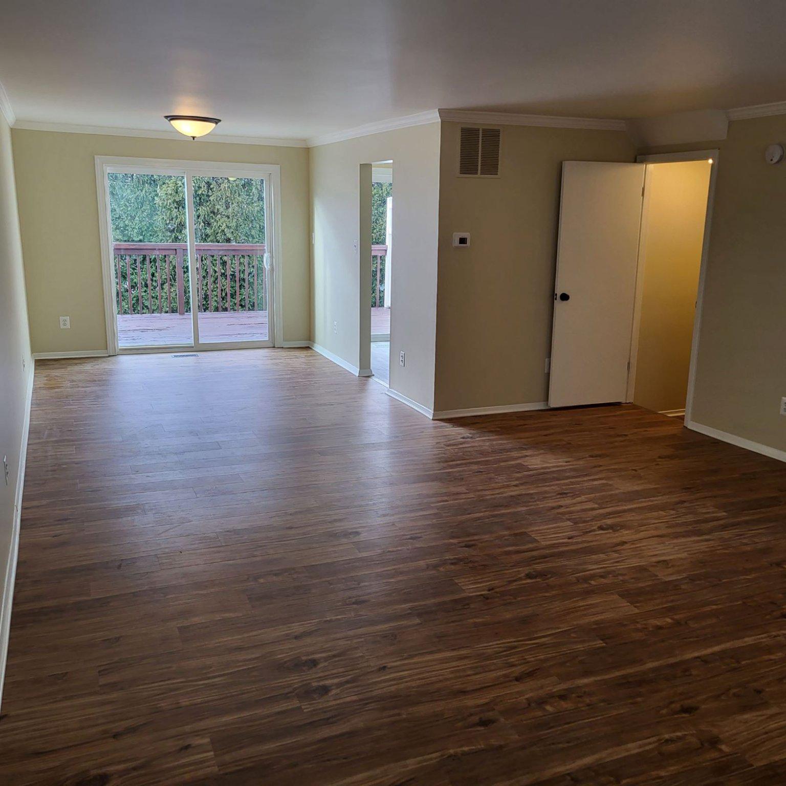 8 Perryfalls Place Nottingham, MD 21236 - Photo 4 of 23 Living room dining room combo