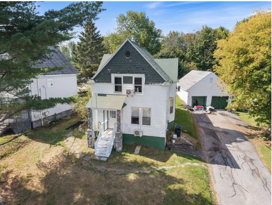 154 Madison Street Auburn, ME 04210 - Photo 3 of 26 Screen Shot 2026-04-29 at 1.30.00 PM
