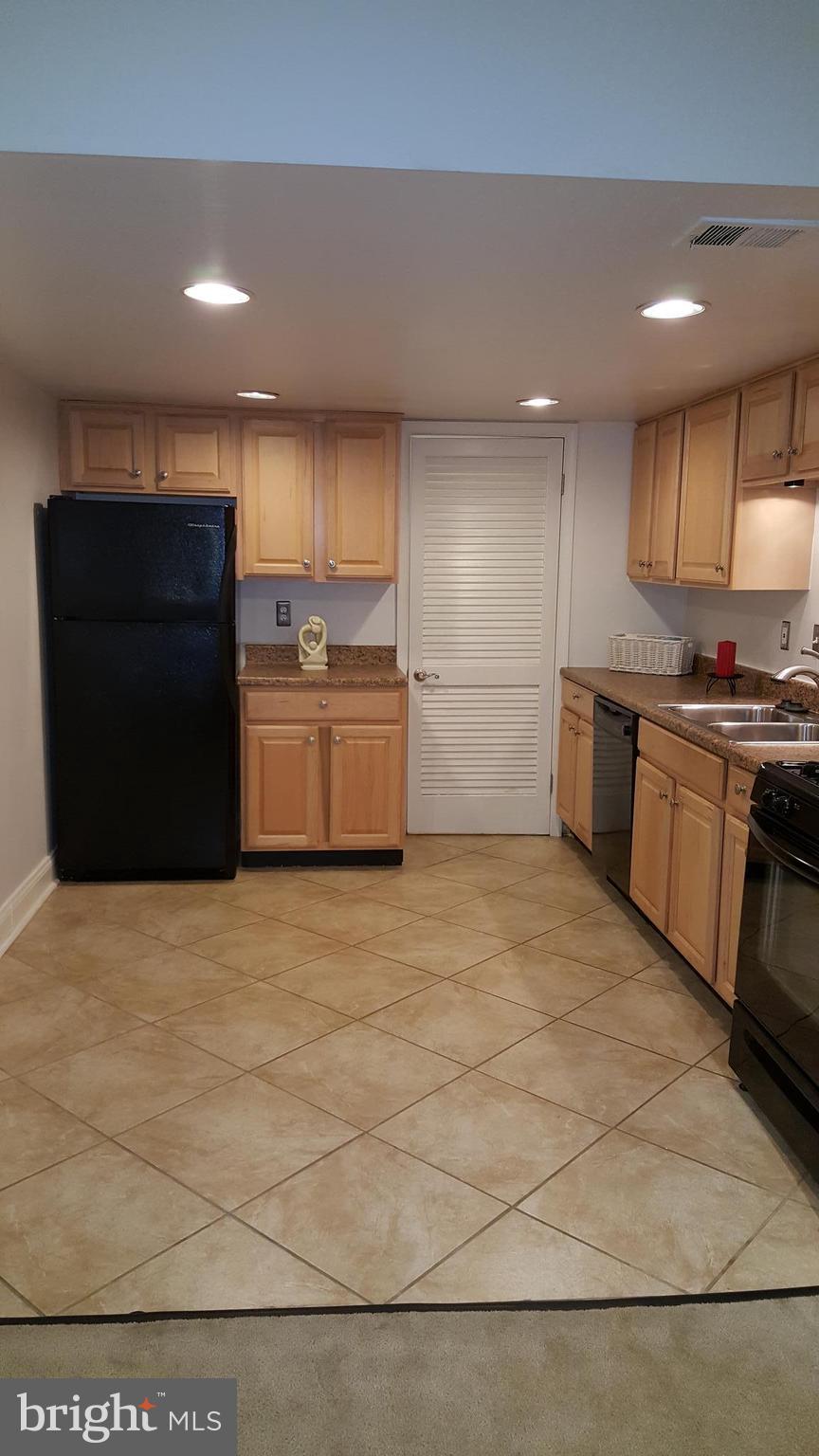 2392 Sun Valley Circle, Unit 2LM Silver Spring, MD 20906 - Photo 2 of 28 Kitchen
