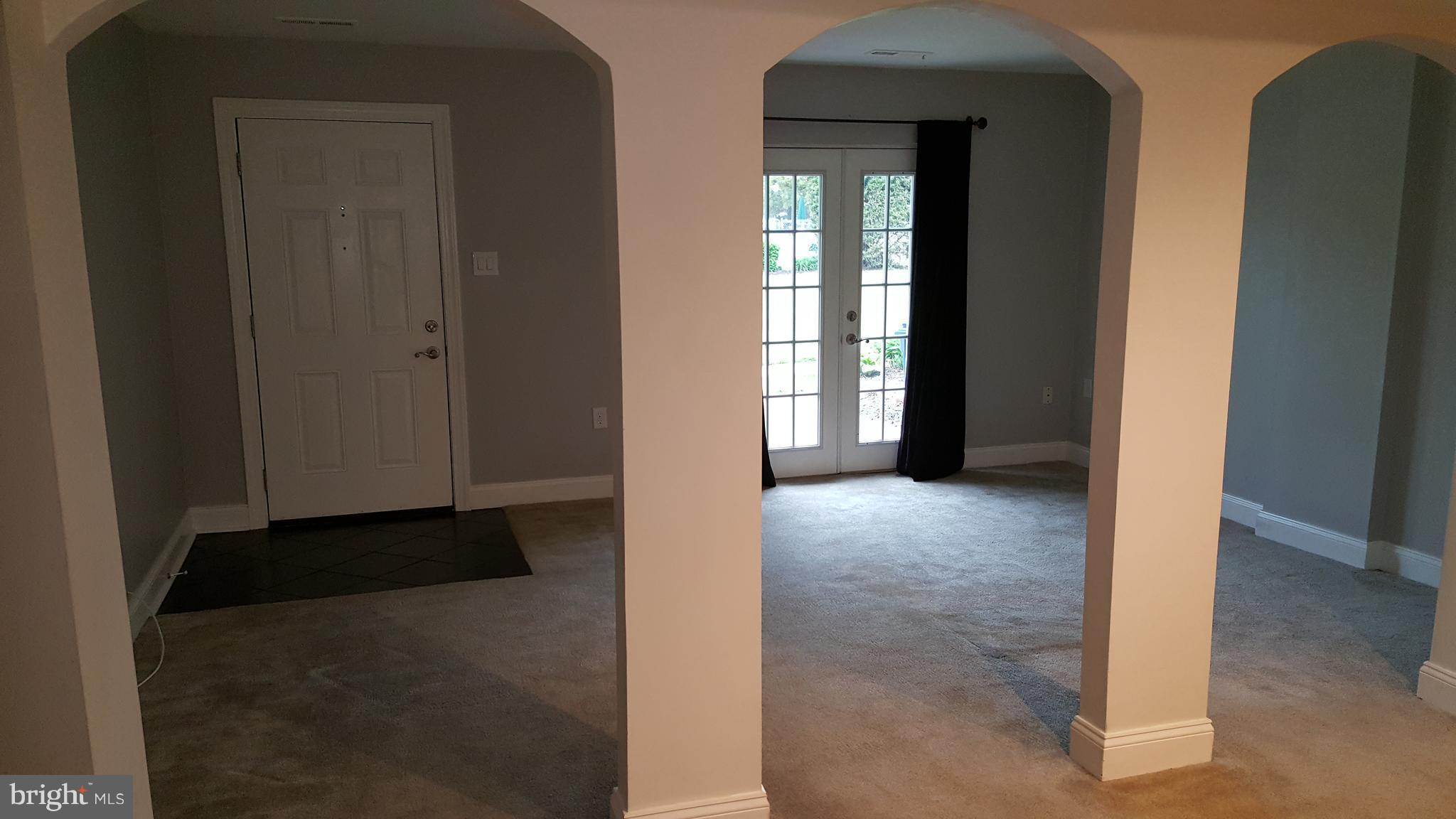 2392 Sun Valley Circle, Unit 2LM Silver Spring, MD 20906 - Photo 9 of 28 Living Room