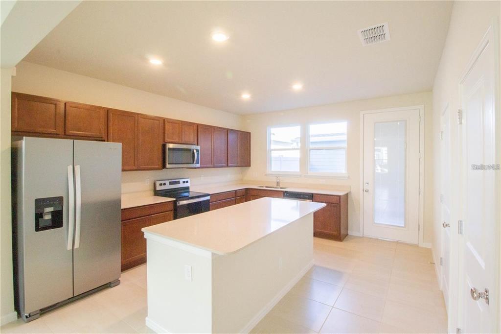 10355 Folly Beach Road Orlando, FL 32827 - Photo 3 of 19