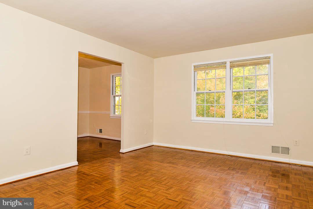 9120 Conservation Way Springfield, VA 22153 - Photo 9 of 22 Living Room