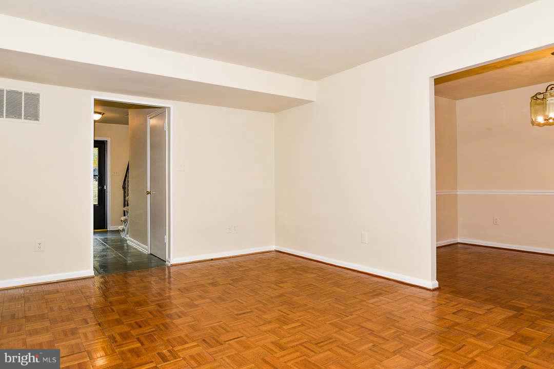 9120 Conservation Way Springfield, VA 22153 - Photo 10 of 22 Living Room