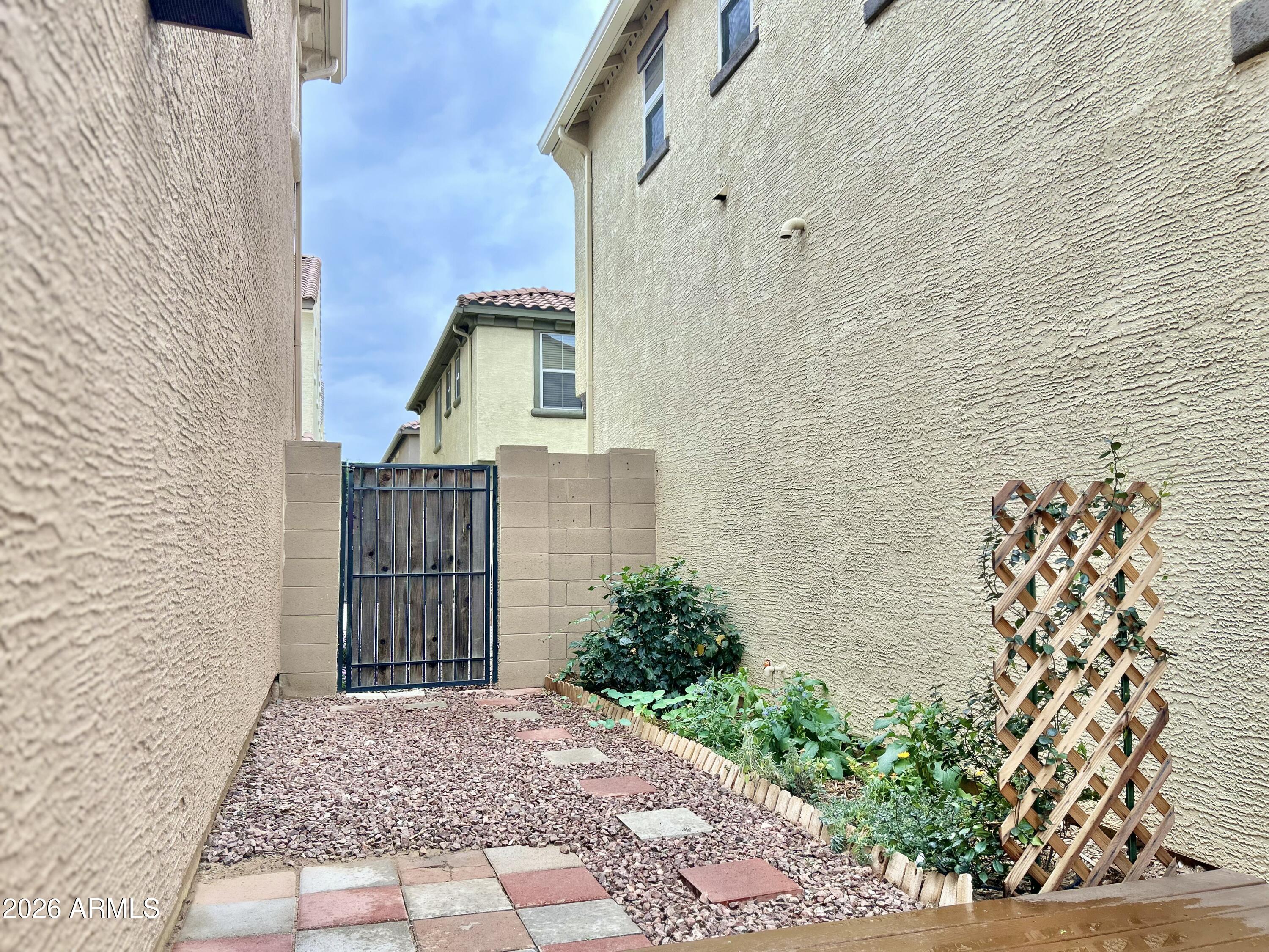 451 South Hawes Road, Unit 43 Mesa, AZ 85208 - Photo 23 of 23 a bathroom with a toilet
