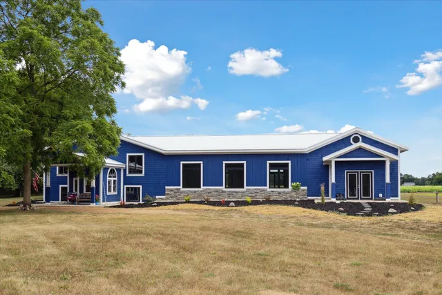 $800,000 | 6130 Arbogast Road, Howard City, MI 49329