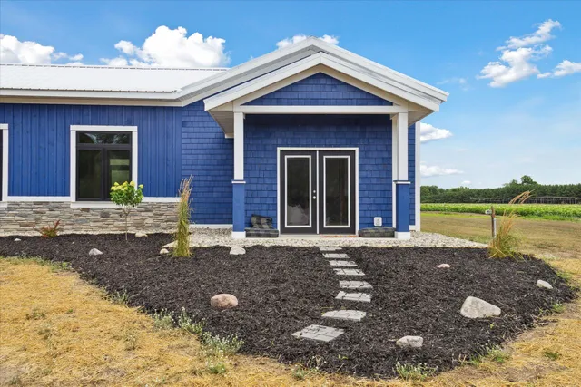 $800,000 | 6130 Arbogast Road, Howard City, MI 49329