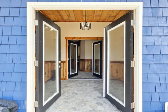 $800,000 | 6130 Arbogast Road, Howard City, MI 49329