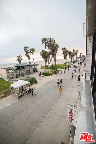 $3,550 | 8 Brooks Avenue, Unit 5, Venice, CA 90291