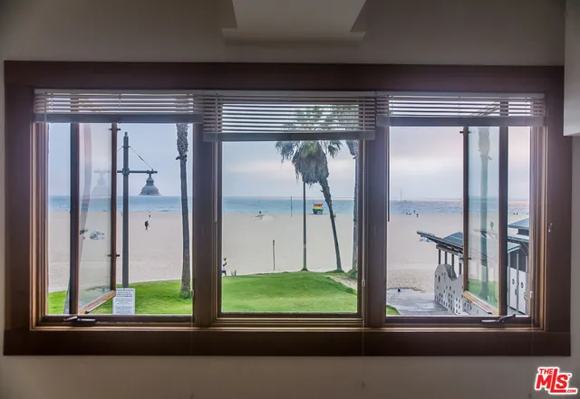 $3,550 | 8 Brooks Avenue, Unit 5, Venice, CA 90291