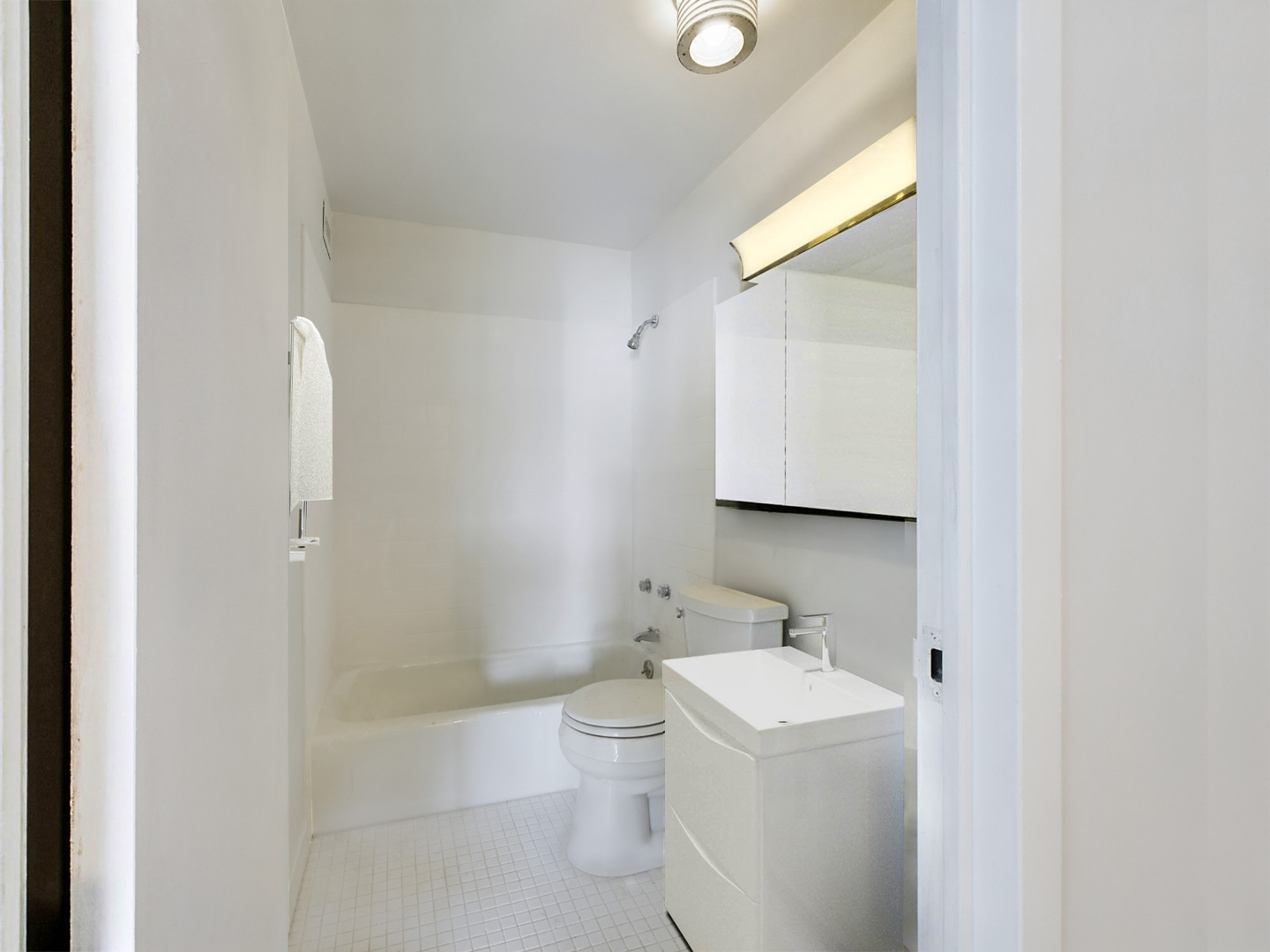 5445 North Sheridan Road, Unit 505 Chicago, IL 60640 - Photo 7 of 11