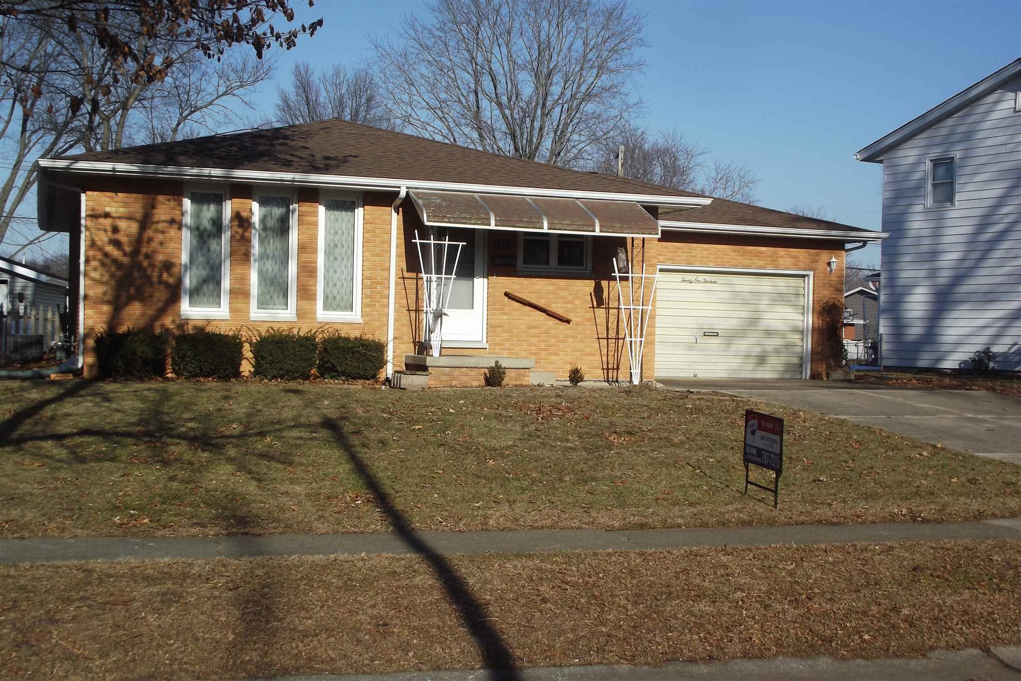 2113 Kaskaskia Drive Springfield, IL 62702 - Photo 1 of 14