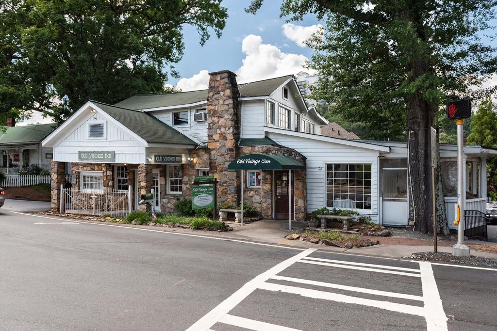 3520 Vinings Ridge Court Atlanta, GA 30339 - Photo 43 of 52 a view of a house with a yard and large tree