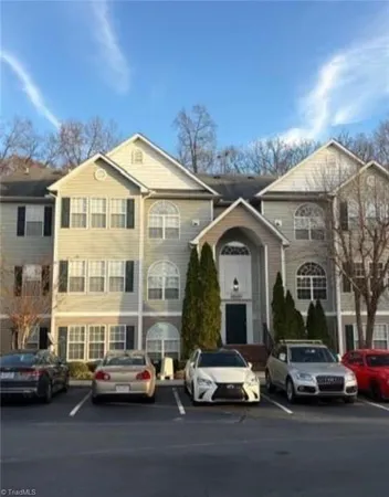 $167,000 | 2600 Pennoak Lane, Unit H, Greensboro, NC 27407