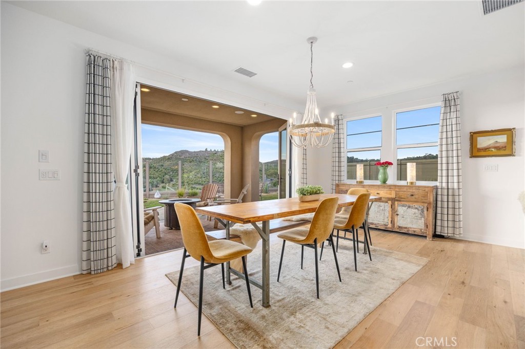 3075 Rue De Latour Vista, CA 92084 - Photo 14 of 69