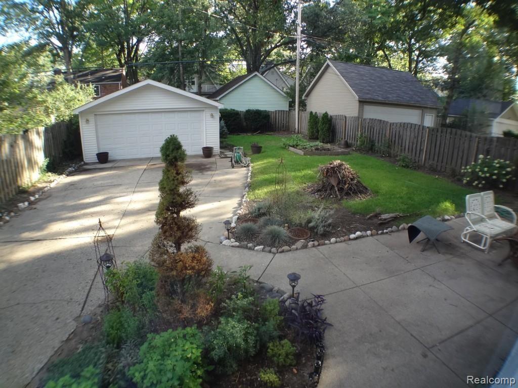 32 Devonshire Road Pleasant Ridge, MI 48069 - Photo 30 of 39 DSC04435.jpg