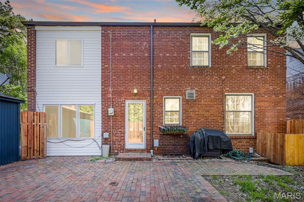 1009 South McKnight Road St. Louis, MO 63117 - Photo 24 of 30