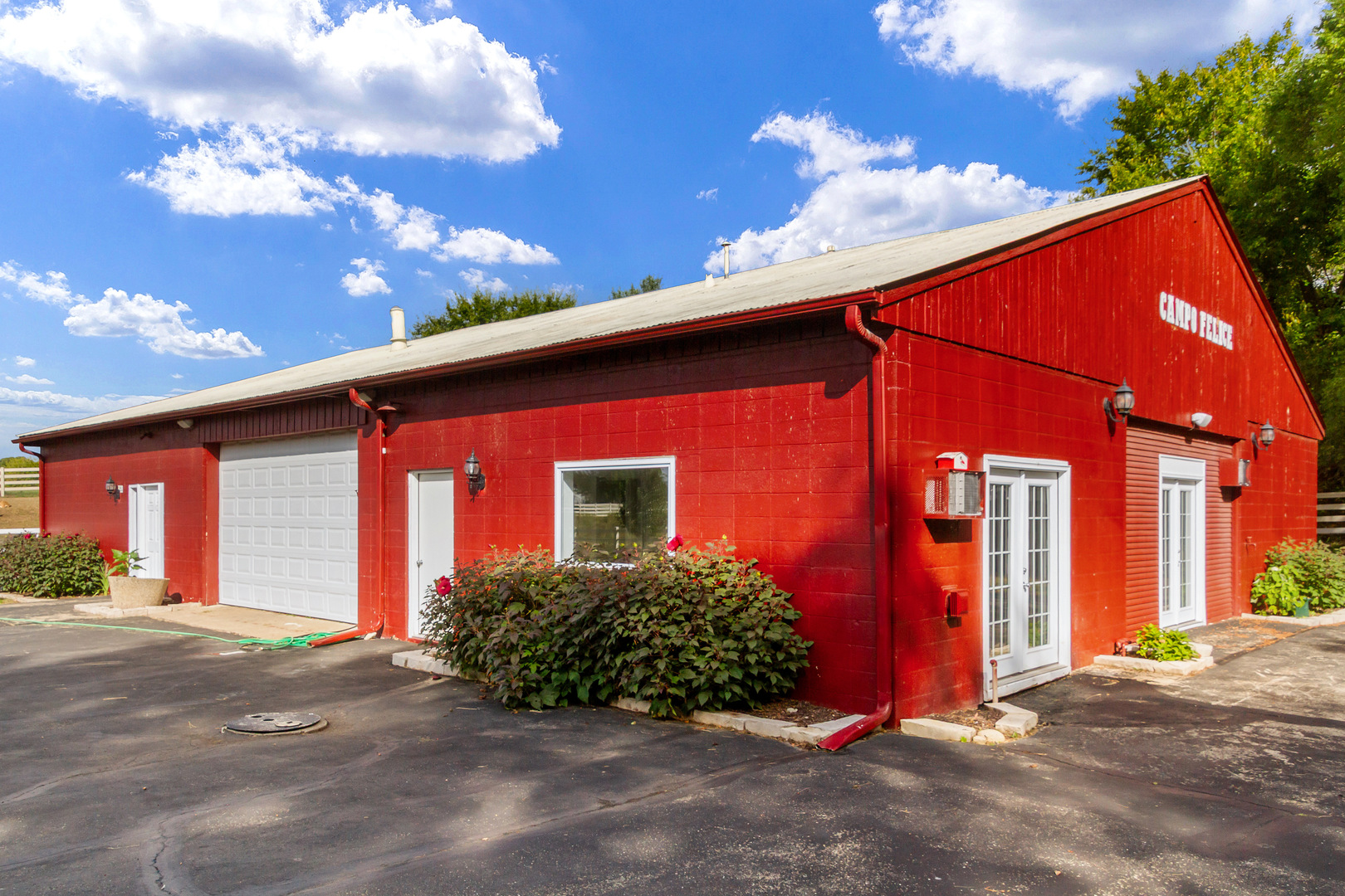 7830 North Pillow Hill Road Spring Grove, IL 60081 - Photo 50 of 69 a front view of a house with a yard