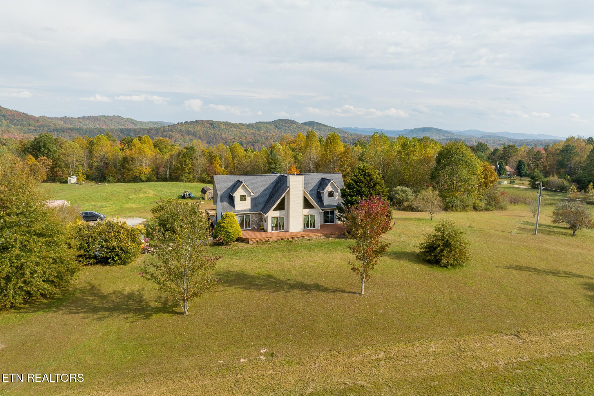 3767 Phillips Flats Road Oneida, TN 37841 - Photo 2 of 38