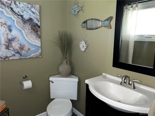 $269,900 | 180 Lorelee Drive, Tonawanda, NY 14150