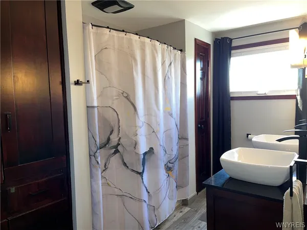 $269,900 | 180 Lorelee Drive, Tonawanda, NY 14150