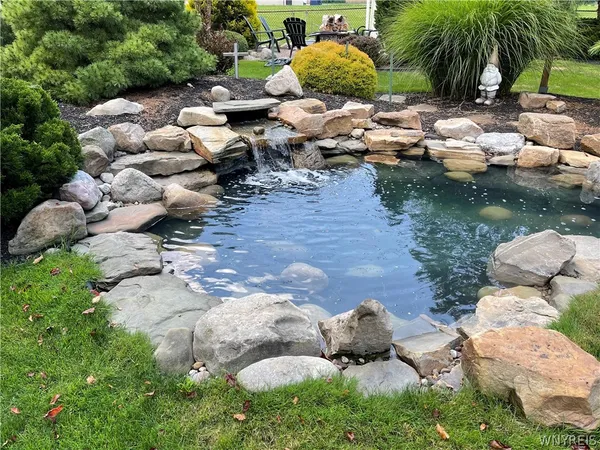 $269,900 | 180 Lorelee Drive, Tonawanda, NY 14150
