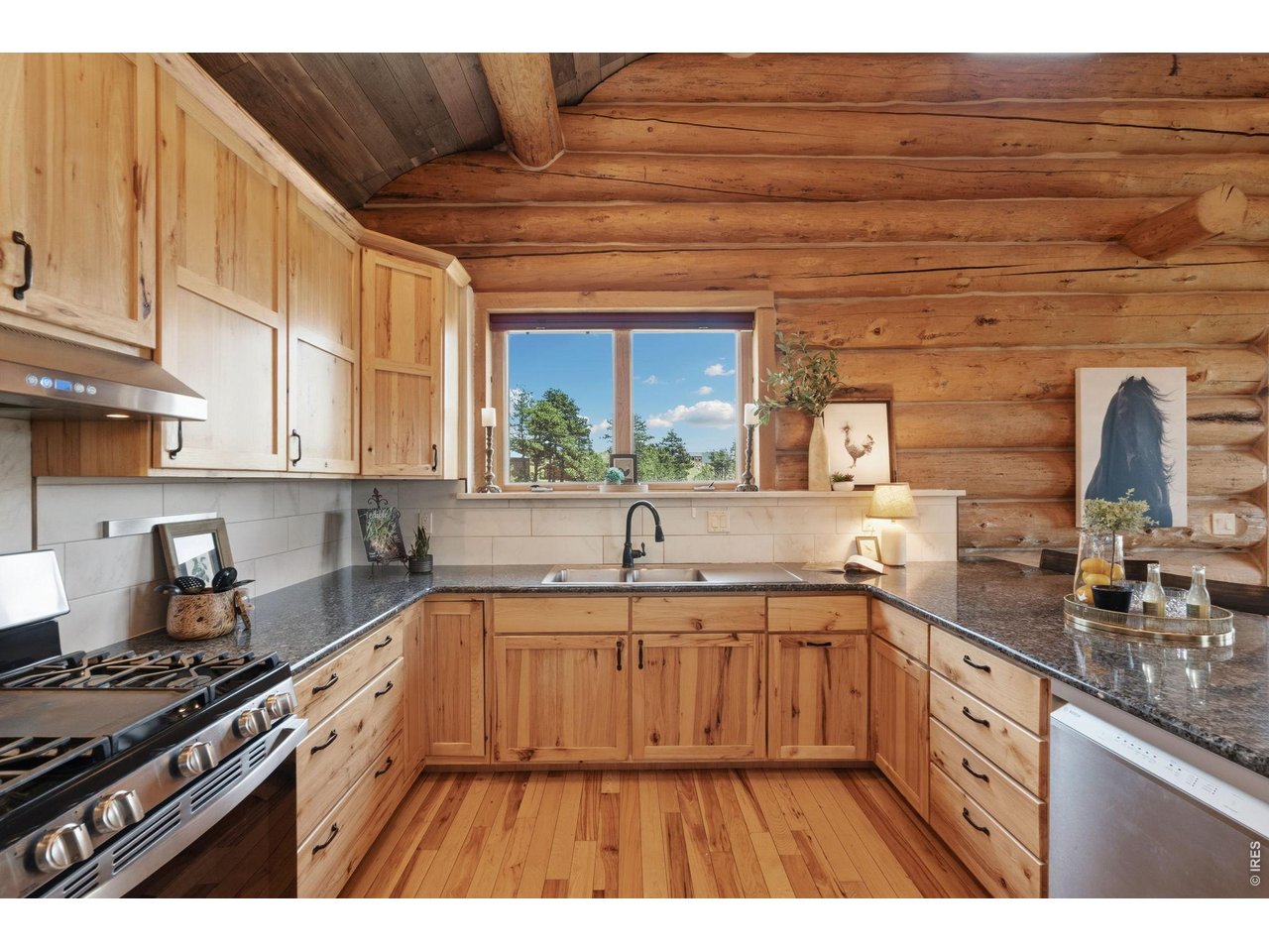 3086 Davis Ranch Road Bellvue, CO 80512 - Photo 8 of 33 Tons of cabinet and counter space