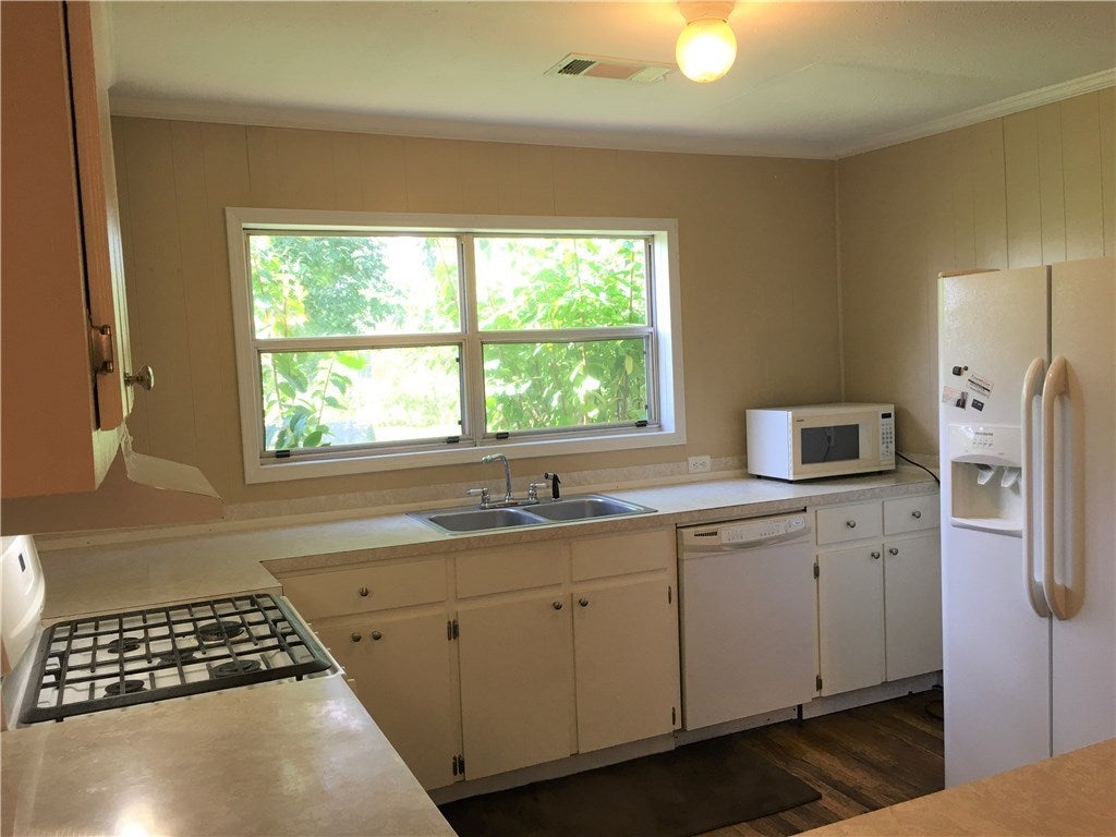 216 South Moss Flat Road Notasulga, AL 36866 - Photo 9 of 25 Gallery Image 9