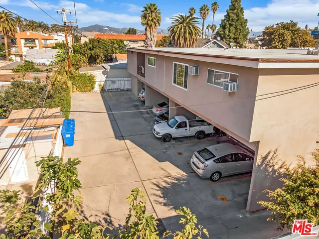 $4,050,000 | 423 North Harvard Boulevard, Los Angeles, CA 90004