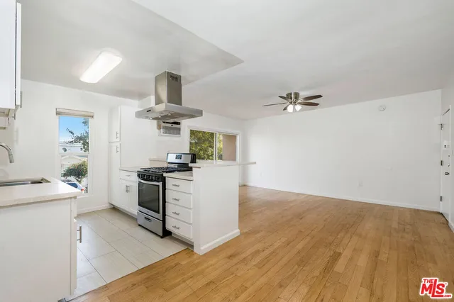 $4,050,000 | 423 North Harvard Boulevard, Los Angeles, CA 90004