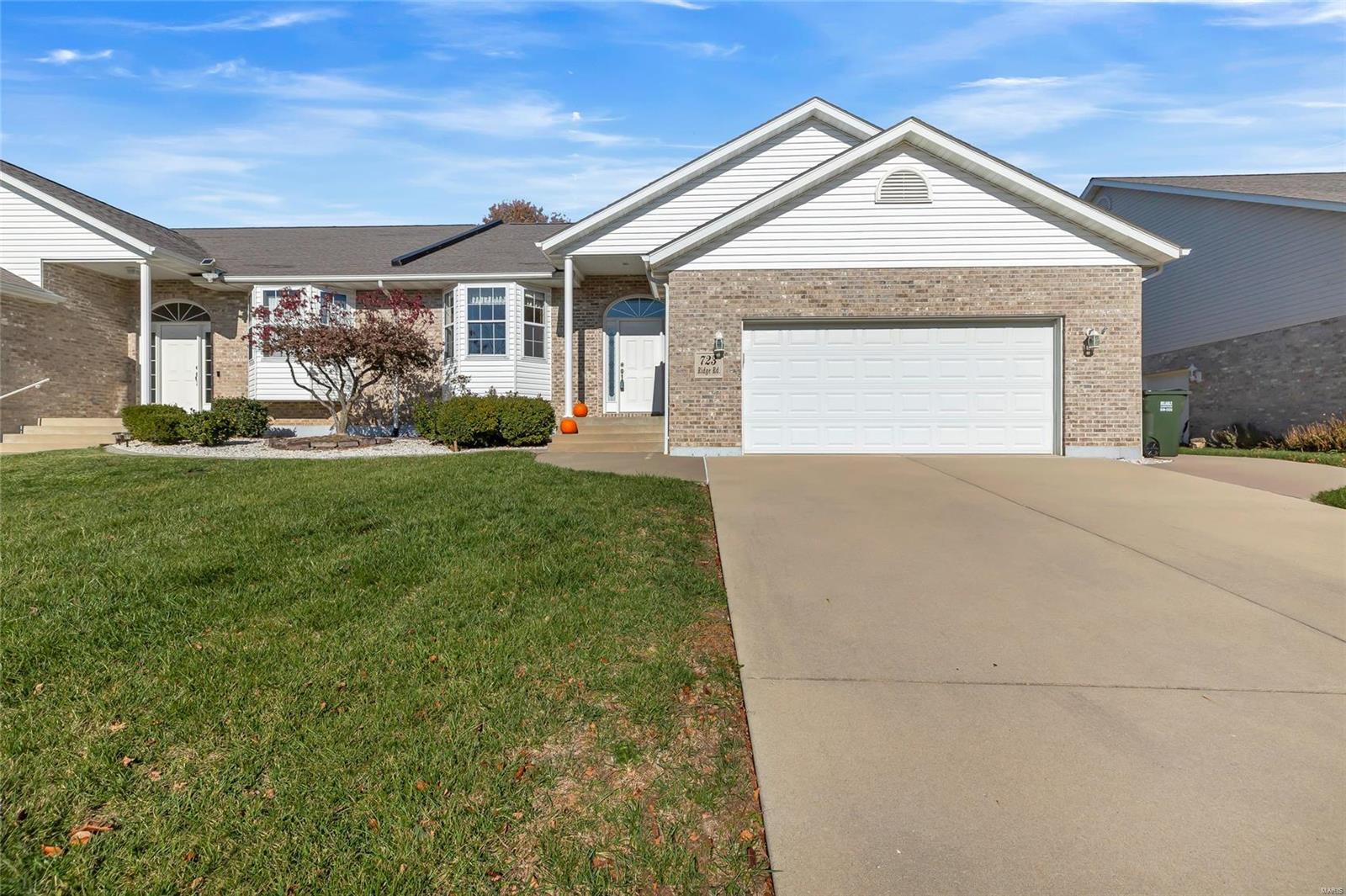 723 Ridge Road Waterloo, IL 62298 - Photo 2 of 44