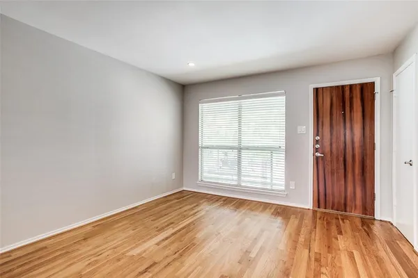 $2,290 | 4616 West Lovers Lane, Dallas, TX 75209