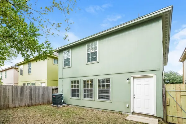 $1,725 | 4959 South Cancun, Houston, TX 77045